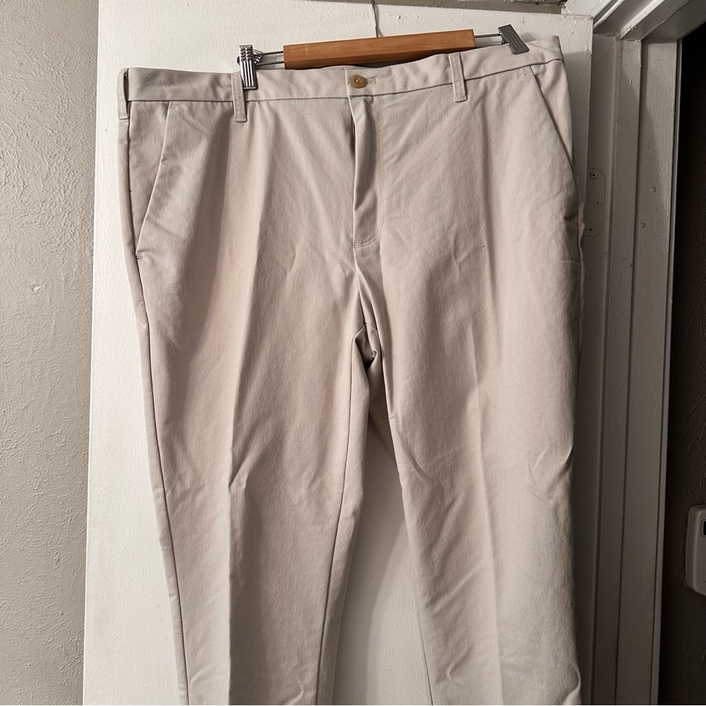 IZOD Men's Performance Stretch Straight Fit Size 40 X 32 Chinos NWT